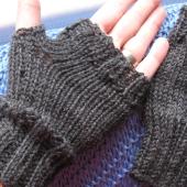 Janne Fingerless mitts